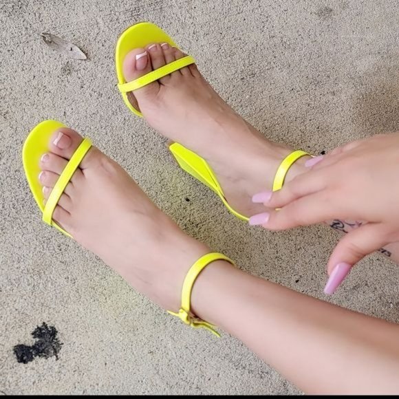 Womens Ankle Strap Chunky Block Heel Dress Sandals Neon Yellow Color - Picture 2 of 4
